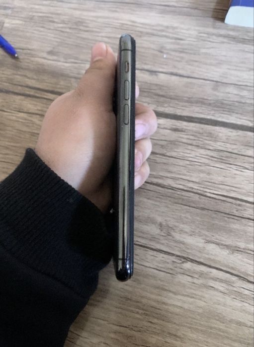 Iphone 11 Pro Srochna sotiladi