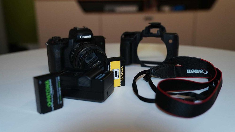 Aparat foto mirrorless Canon EOS M50, 24.1 MP, 4K, Wi-Fi + Obiectiv