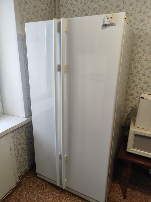 Продам холодильник