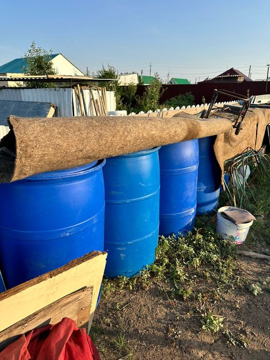 Бочки 200 литровые 3 штуки есть