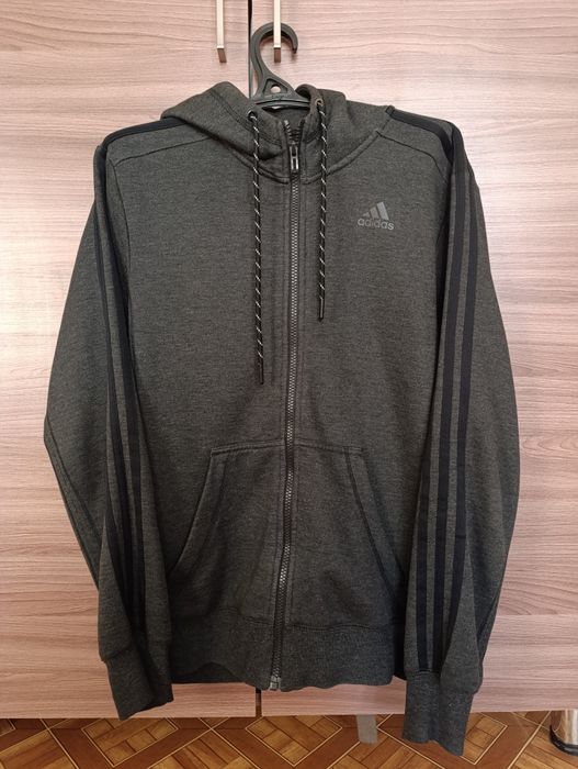 Продам толстовку Адидас оригинал