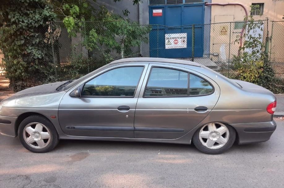 Piese auto din dezmembrari Renault Megane Scenic Sedan 1.6 16v an 2000
