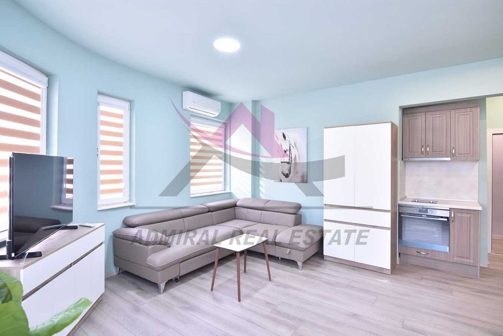 Дава се под наем Тристаен апартамент в Варна, Център - 80 кв.м за 1100 € - Снимка #1