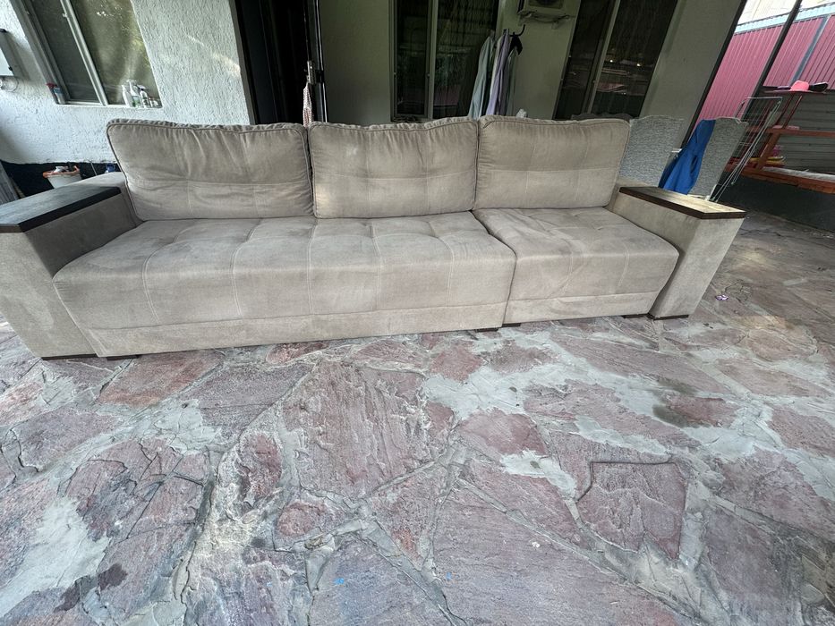 Срочно продам диван