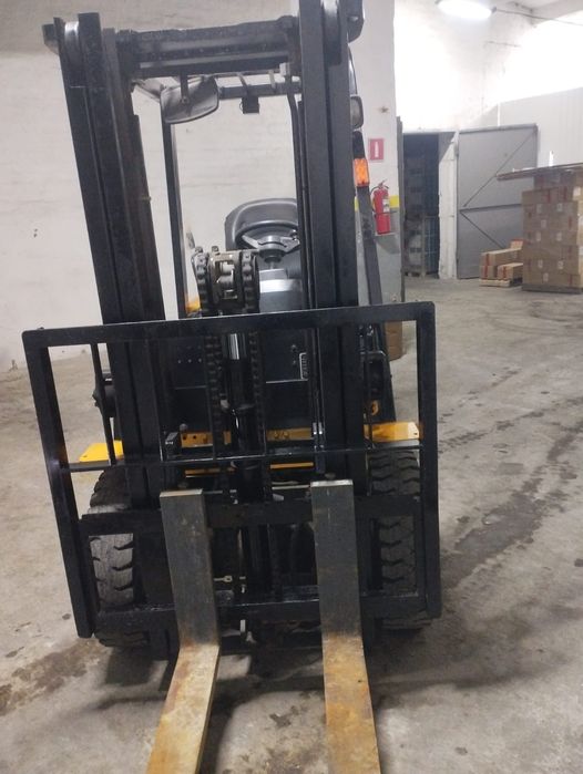 Продам погрузчик 2тонник