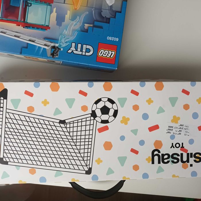 Писта и играчки Нови, запечатени