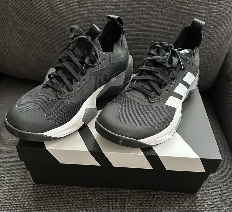 Маратонки Адидас - нови