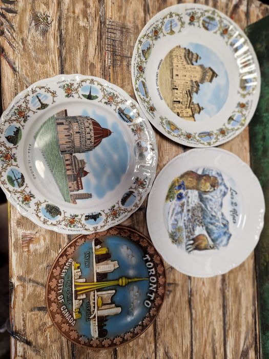 Разпродажба чинии за стена