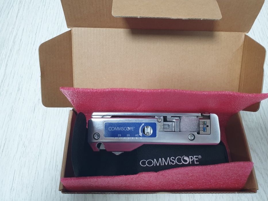 Cleste mufare profesional CommScope Systimax – Unealtă sertizare rapidă RJ45 Keystone