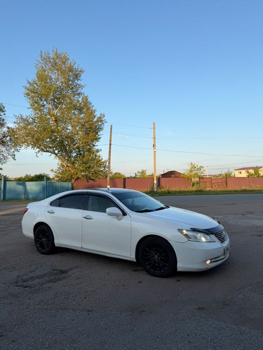 Lexus ES350 сел поехал