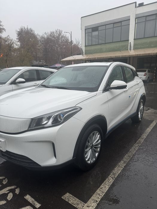 Сдам в сухую аренду Dongfeng Landian электромобиль скидка для такси