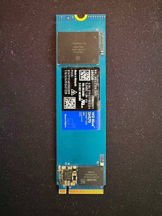 Vând SSD WD Blue SN570 NVMe M.2 250 GB – 98% Health