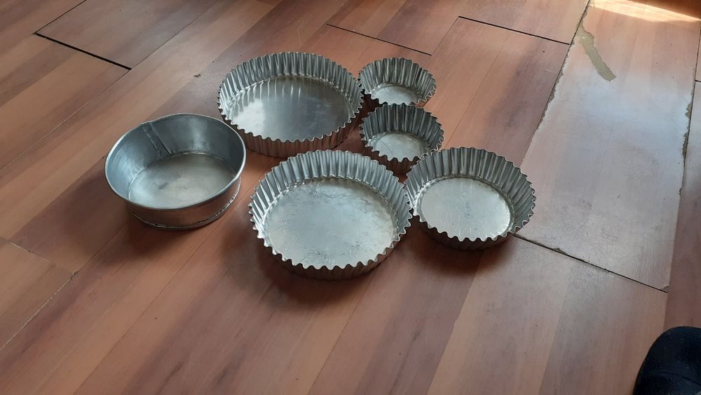 Тави нови за закуски, пици, хляб, франзели,милинки ,агнета