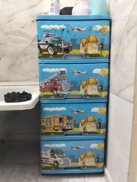 Продам комод детский, вместительный за 10000