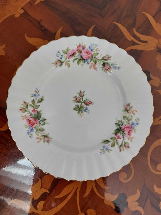 2 trios Royal Albert Moss Rose nefolosite