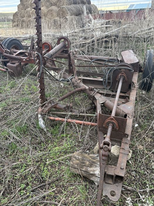 Продам косилку двух бруска и грабли.