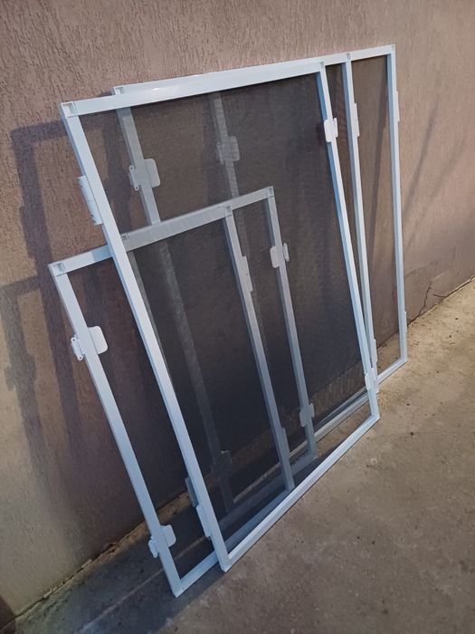 Plase tantari pvc usi si ferestre