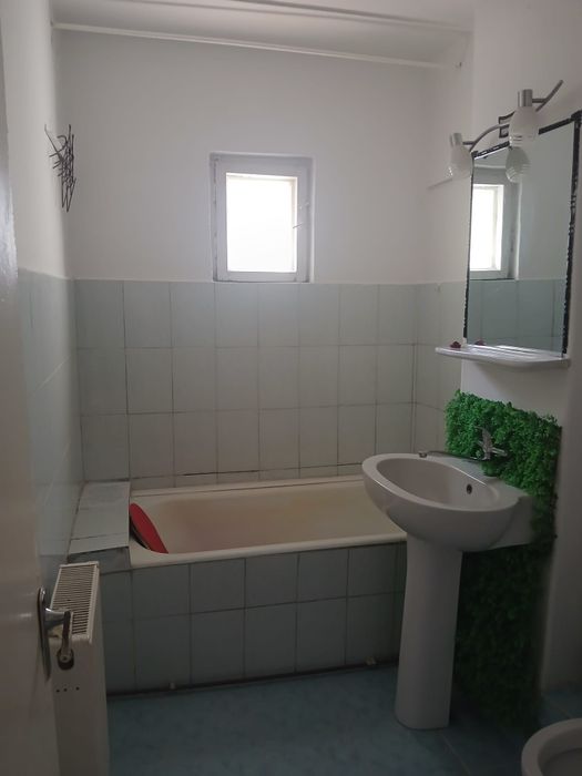 Inchiriez apartament 2 camere