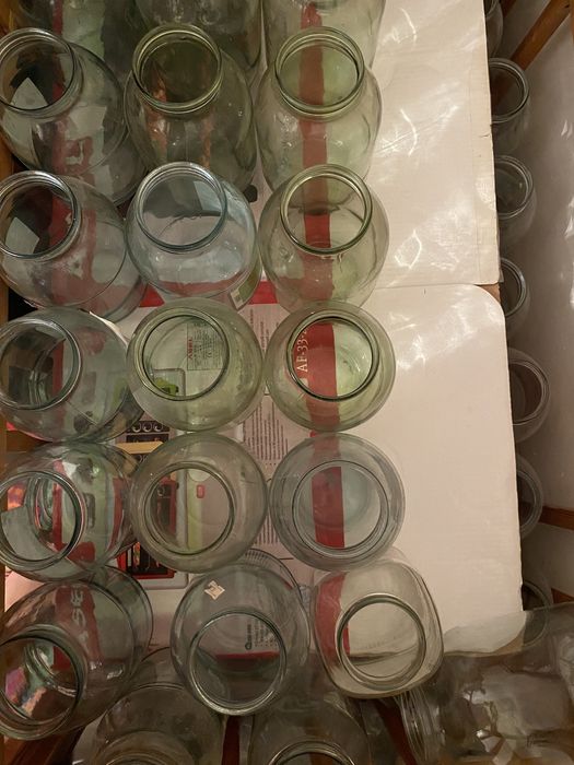 Продам банки 2 литровые