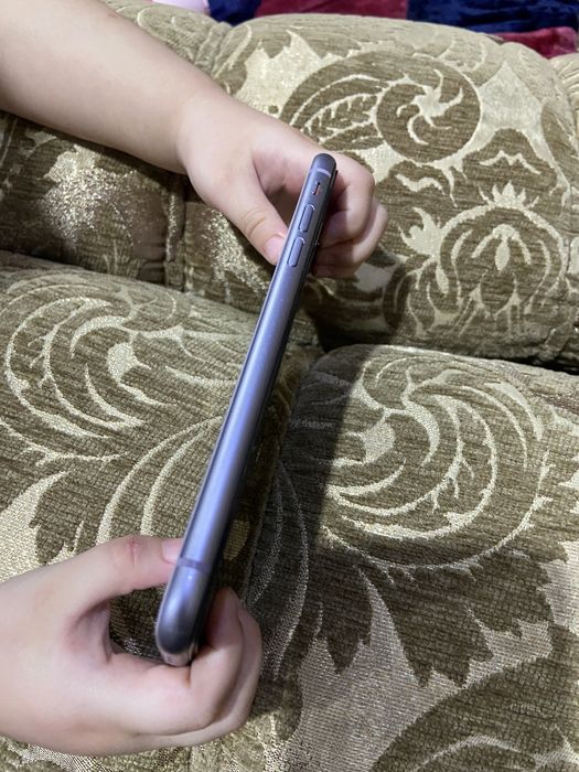 Продам Iphone 11