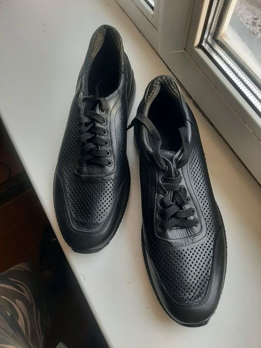 Продам мужскую обувь