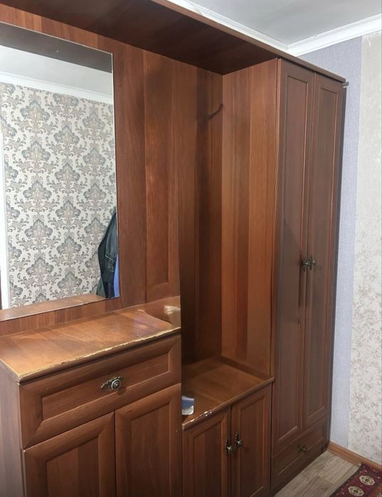 Шкаф коричневый 2 м