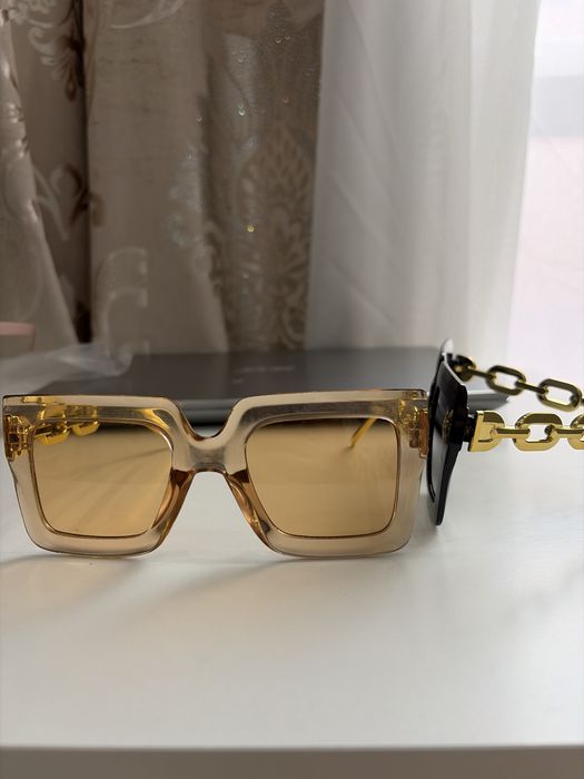 Очки солнцезащитные