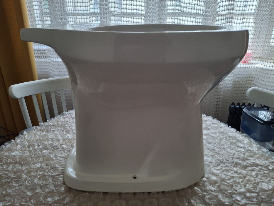 Vas wc curte evacuare verticală