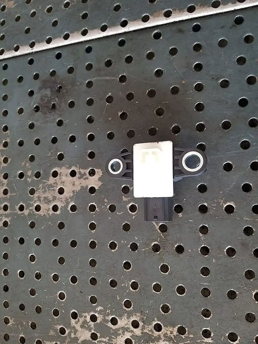 Senzor impact dreapta fata renault kadjar ha hl 988300158r