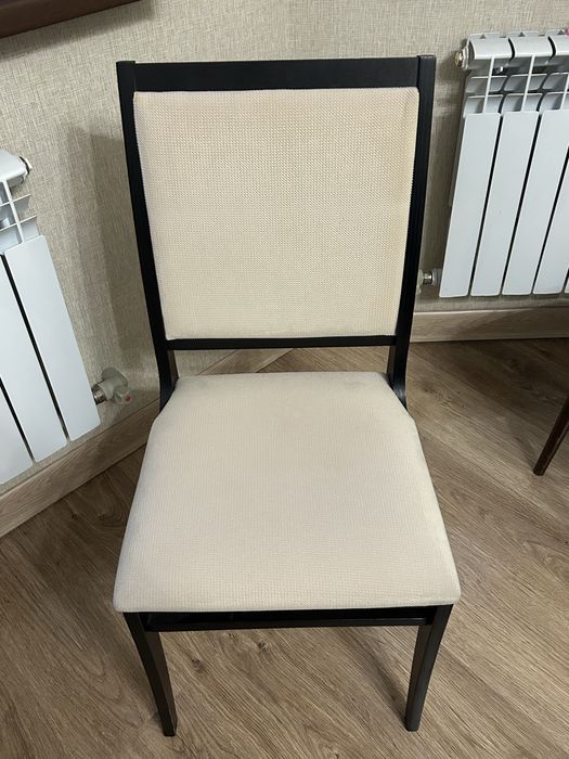 Стол и стулья,кухонные столы