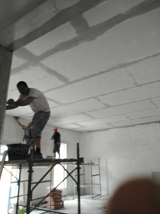 Firma de construcții Echipa de meseriași  Lucrări de Calitate