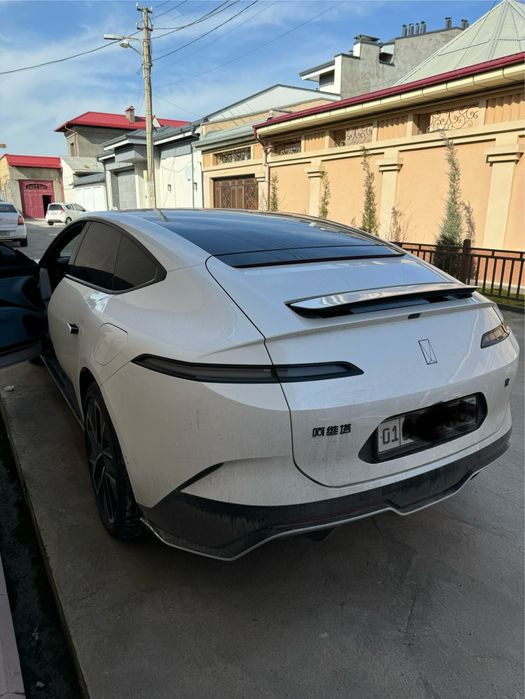 Avatr 12 4WD 755км