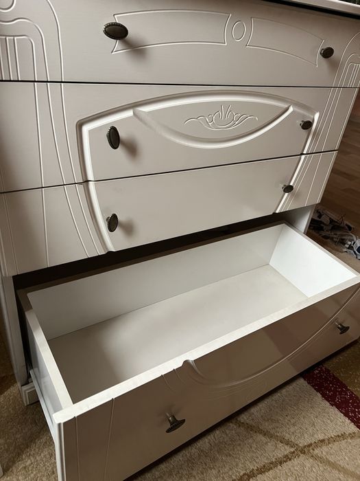 Продам комод б/у в хорошем  састояний