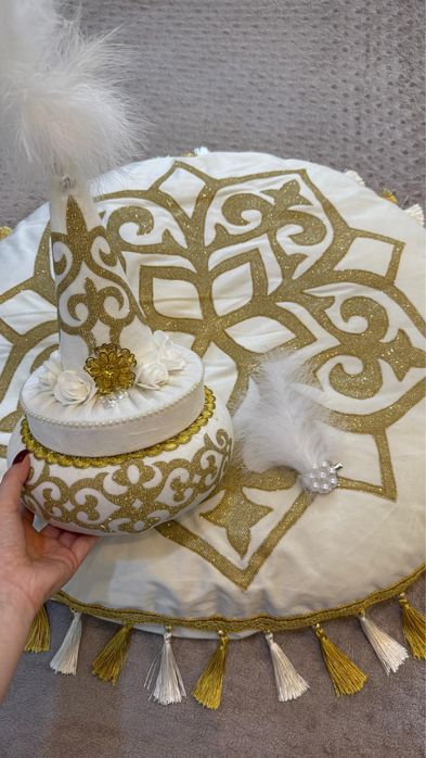 Сырға салуға арналған өте әдемі ұлттық набор