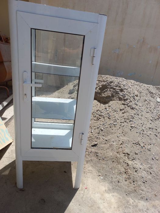 Do'konlar uchun non quyish vetrina