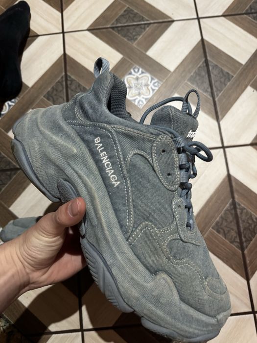 balenciaga triple s