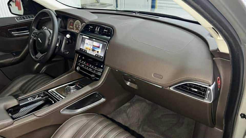 Jaguar F-PACE 2017 diesel, 18.000 € — imagine 4