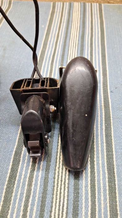 Продавам сонар GARMIN echo 201 dv с датчик за скорост!