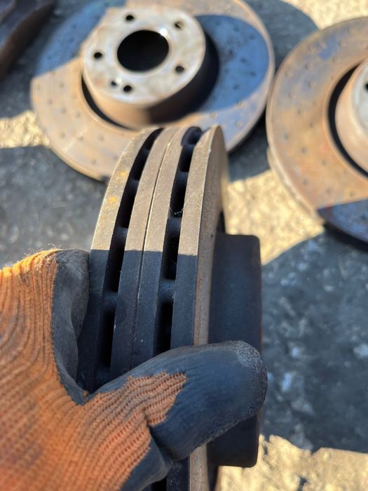 Предни и задни дискове и апарати за Mercedes W205 OM651