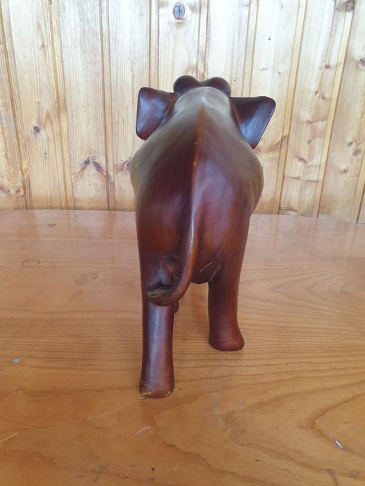 Vand Elefant din Lemn Sculptat