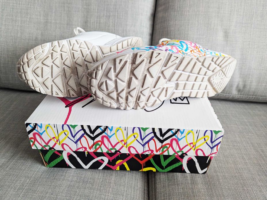 Skechers Spread The Love