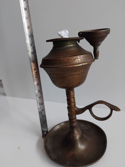 Маслена лампа тип свещник