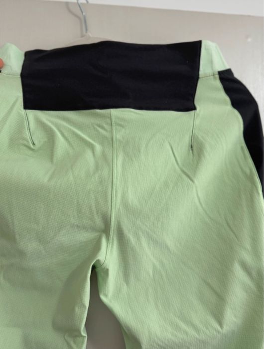 Pantaloni de munte The North Face dama