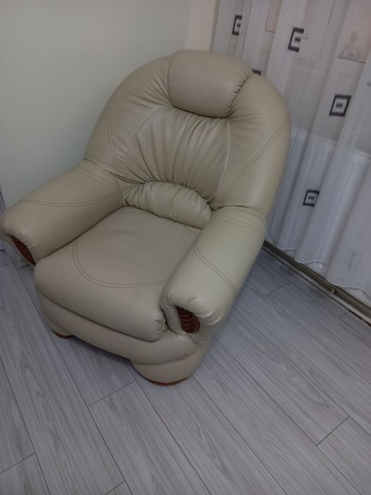 Canapea- fotolii sufragerie