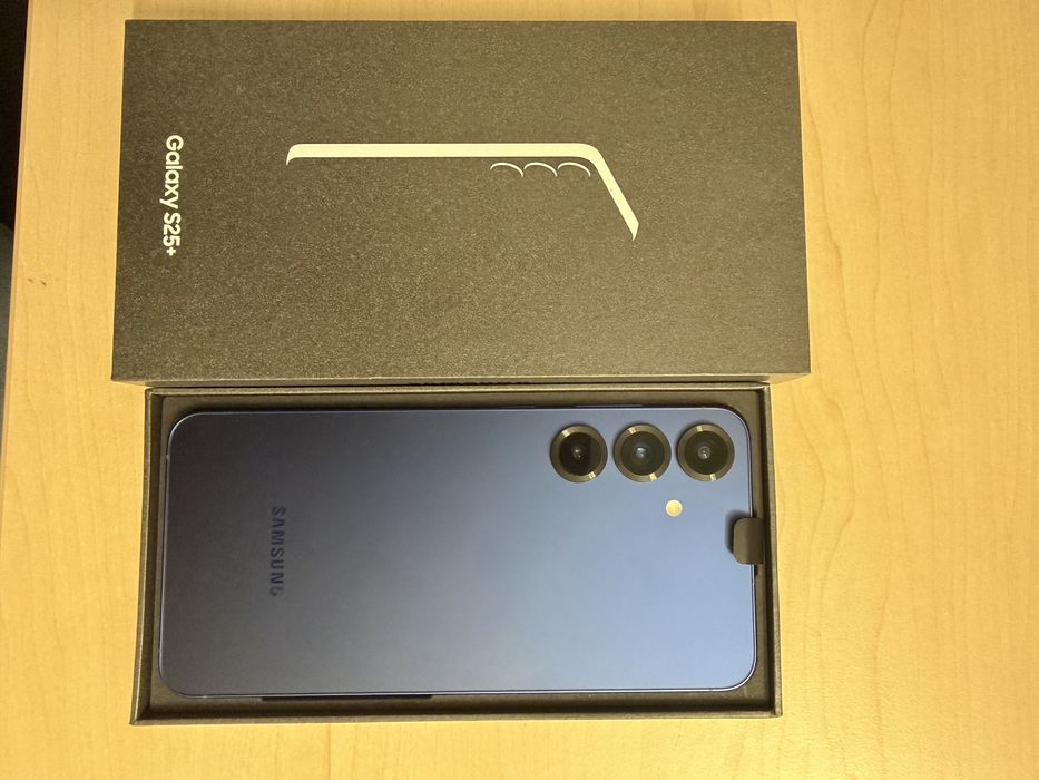 Vand Samsung Galaxy S25+ Navy 256 GB