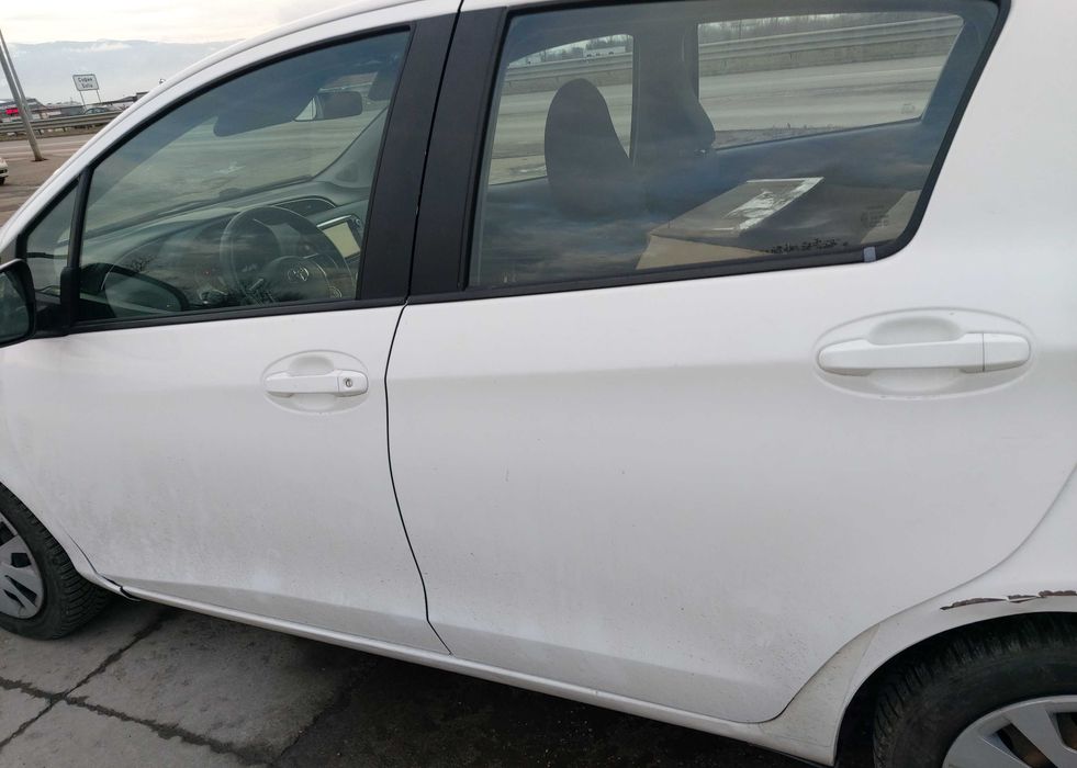 На Части Тойота ярис 1.3 бензин 2015г Toyota