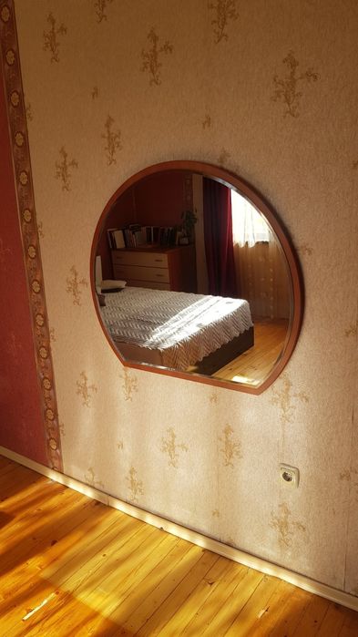 Скрин със огледало