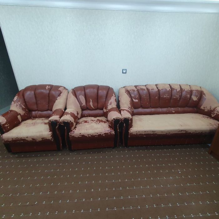 Divan kreslo sotiladi