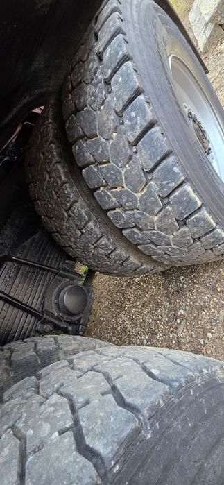 Vând autobasculanta 6x4 motor renault 385 cai