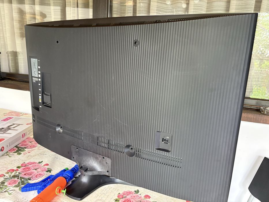 Samsung Smart TV, ecran curbat, display spart